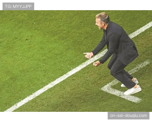 赛前发布会，弗里克强调对阵老东家拜仁“只是一场普通比赛”